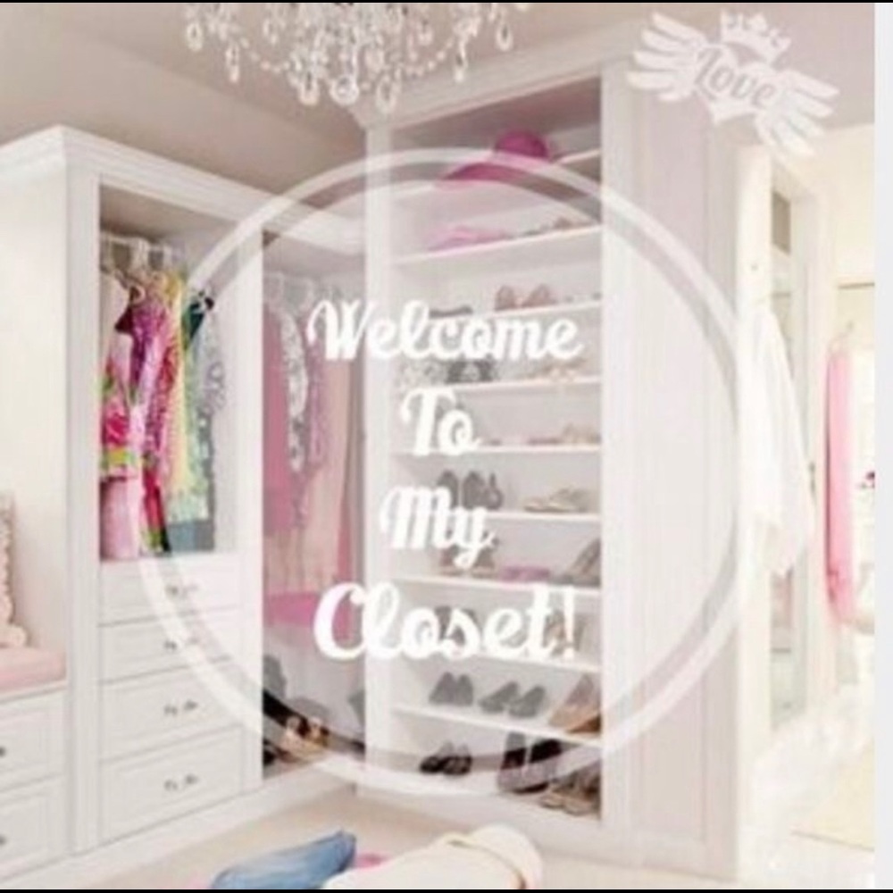 Hello and welcome to my closet!